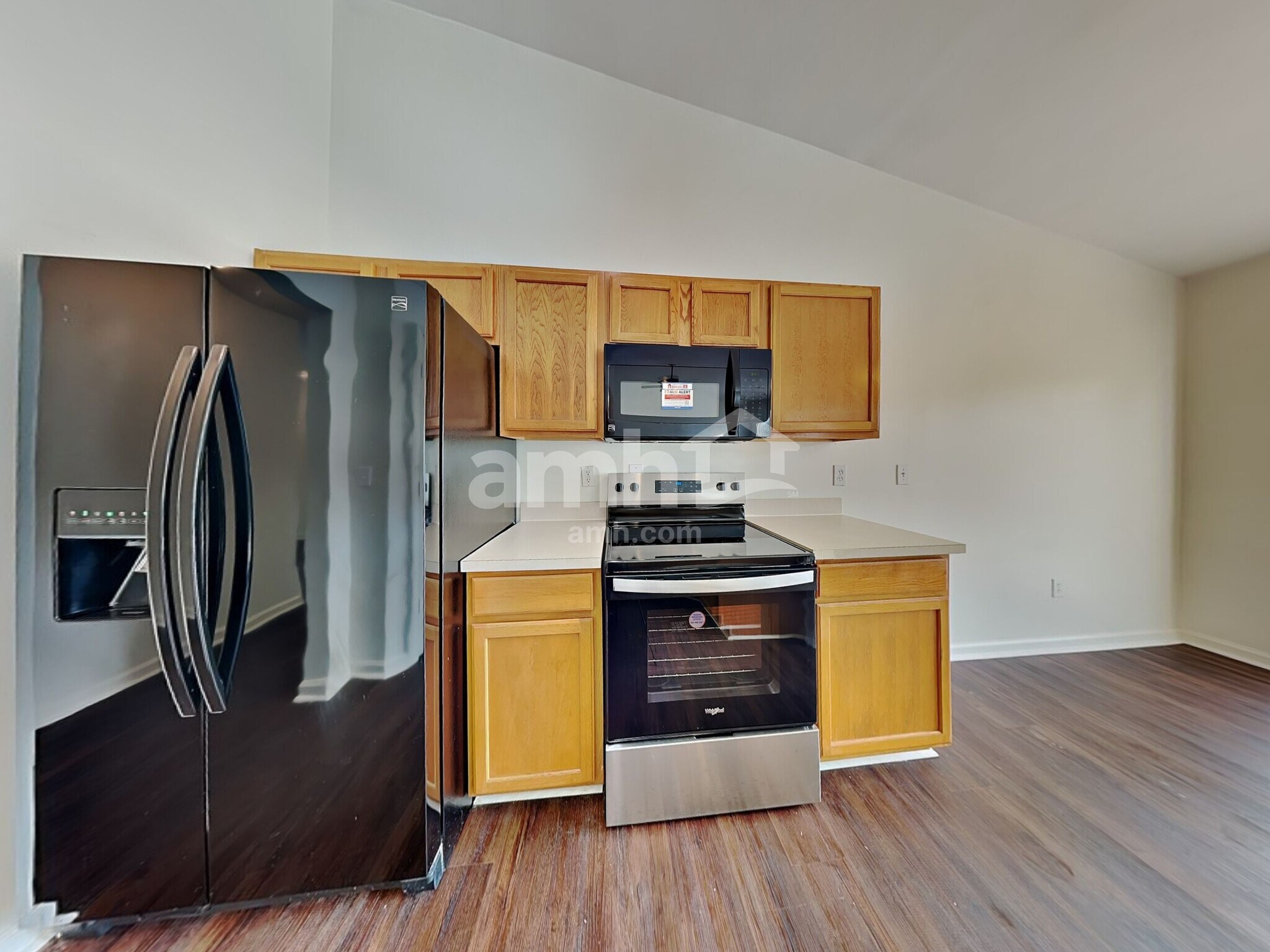 Building Photo - 218 Bellport Dr