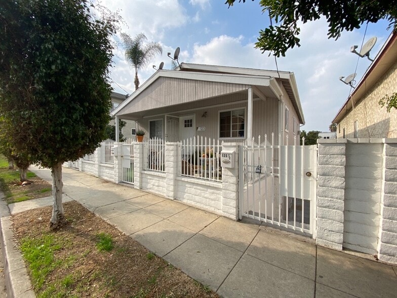 Building Photo - 125 N Westlake Ave