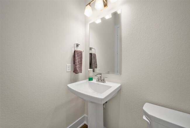 Building Photo - 5914 Emerald Ranch Ln