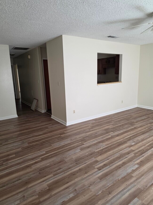 Building Photo - 2364 Tina Dr