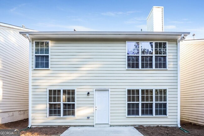 Building Photo - 9525 Lakeview Rd