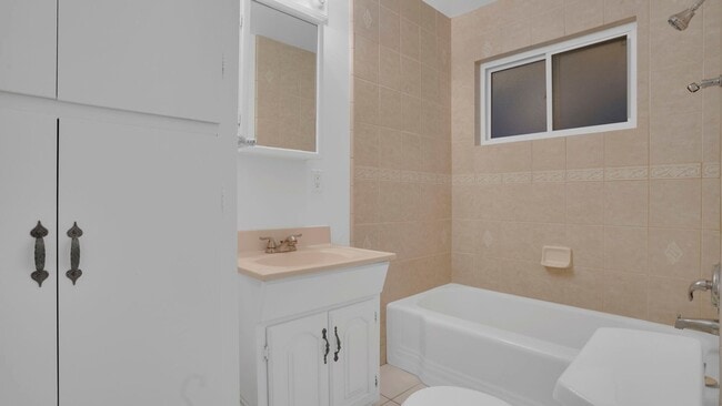 Building Photo - Lovely Home in San Jose near scenic Alum Rock! 2 Bedroom 2 Bath plus 1 Bed/1 Bath ADU