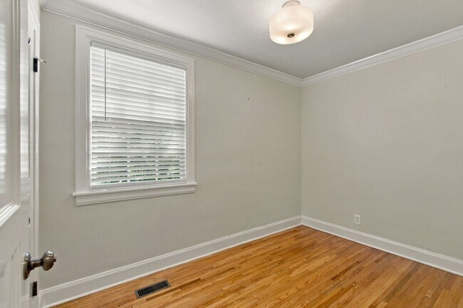 Building Photo - 2023 Galbraith Dr