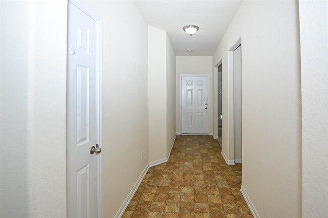 Building Photo - 14910 Hope Hills Ln