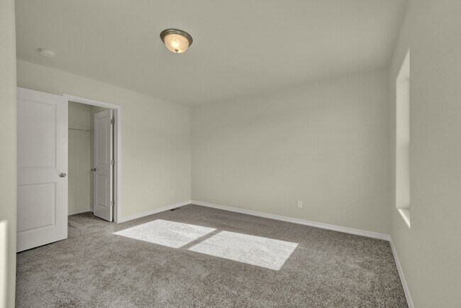 Building Photo - 6241 Felsite Grv