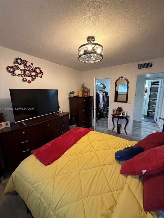 Building Photo - 7429 SW 152nd Ave