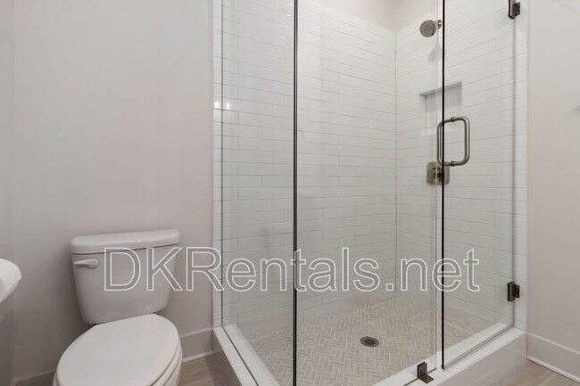 Building Photo - 964 N Circle Dr NW