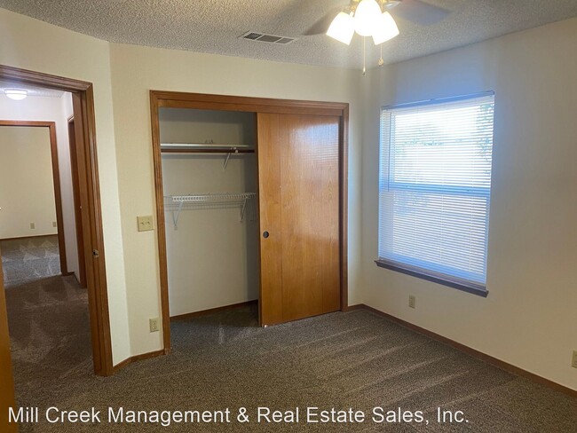 Building Photo - 3 br, 2 bath House - 1035 S. Regina