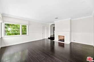 Building Photo - 9233 Doheny Rd