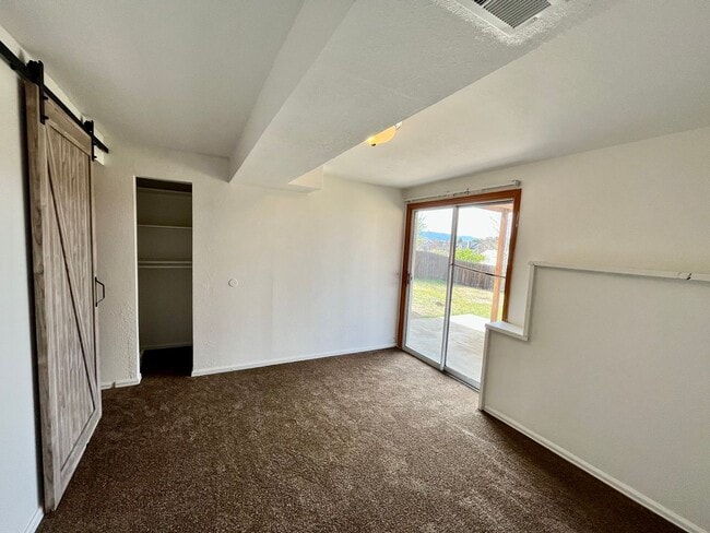 Building Photo - 3 Bedroom Ranch Style Home!