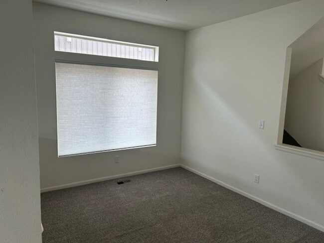 Building Photo - 3 bedroom 2 1/2 bathroom house in Commerce...