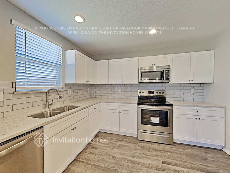 Building Photo - 8415 Beachplum Way