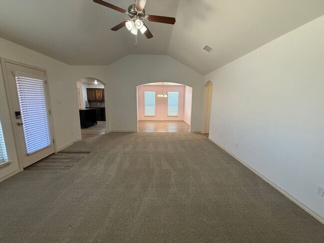 Building Photo - 4-Bedroom House for Rent in Copperas Cove