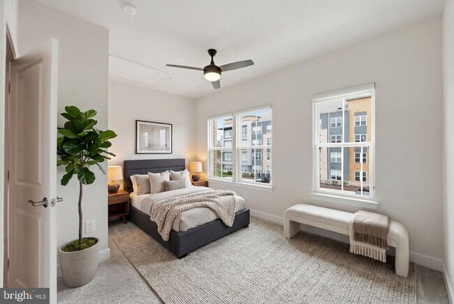 Building Photo - 211 Phoenix Dr