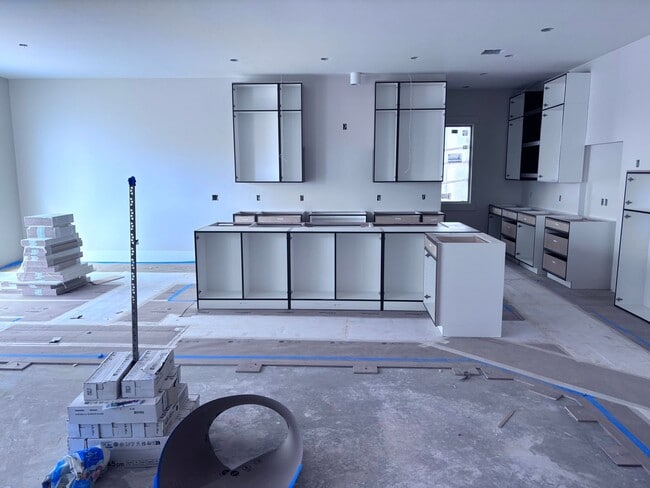 Building Photo - Brand New 3 bed plus office/2.5 bath in beautiful Coral Canyon!