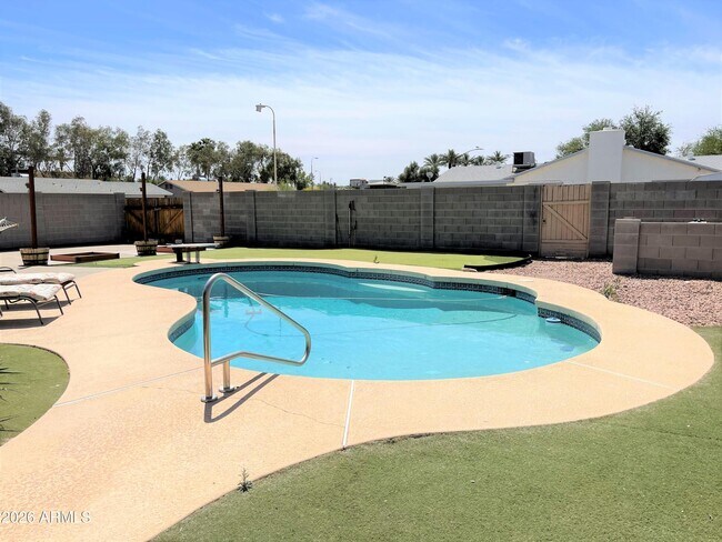 Building Photo - 3501 W Detroit St