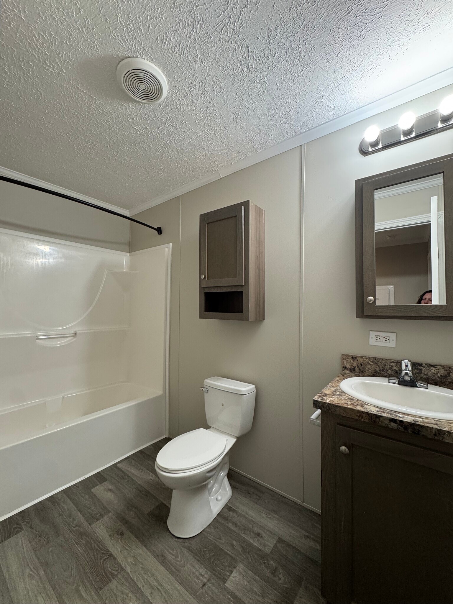 Building Photo - 2340 Maple Dr