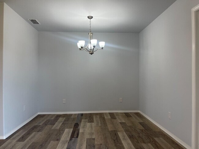 Building Photo - 8427 10th Pl