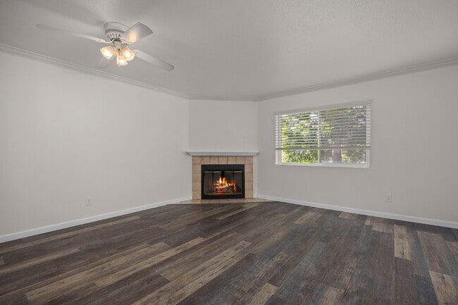 Building Photo - 7505 Charmant Dr