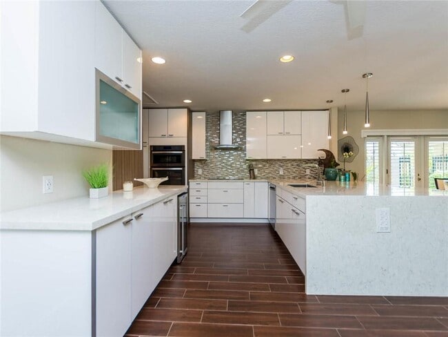 Building Photo - 2319 NE 16th Ave