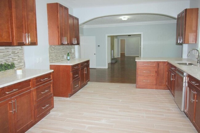 Building Photo - 174 Arlington Road