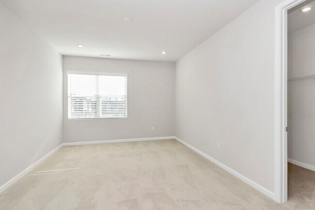 Building Photo - 5855 Executive Center Dr