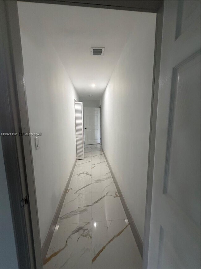 Building Photo - 25800 SW 214th Ave