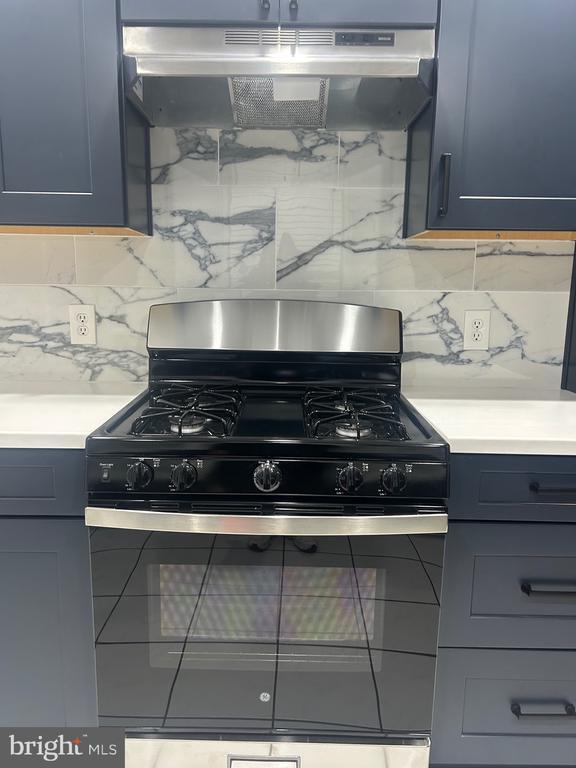 Building Photo - 2417 S Rosewood St