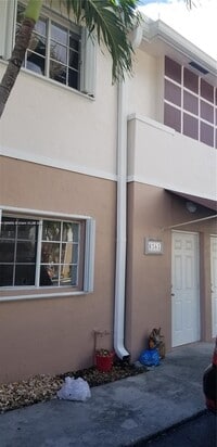 Building Photo - 8561 SW 109th Ave