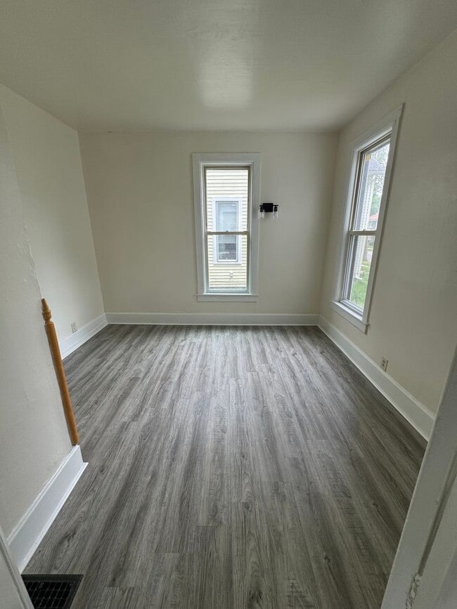 Building Photo - Nice 3-Bedroom Home For Rent in Elkhart