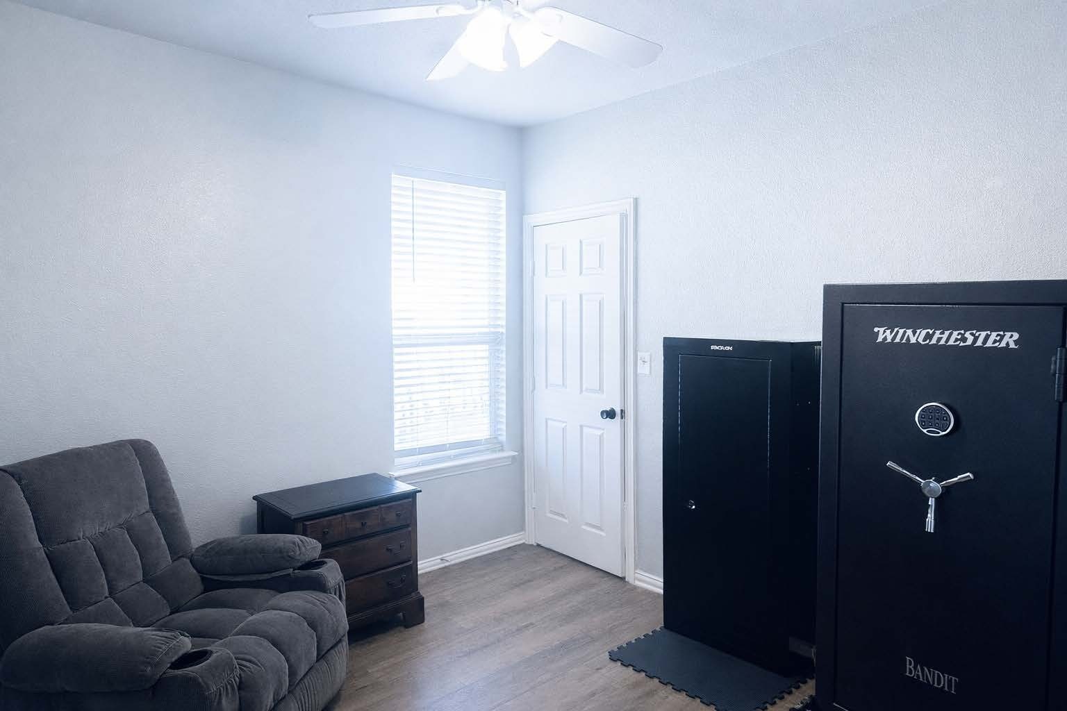 Building Photo - 505 S 1st St