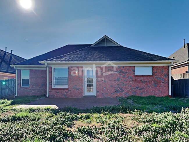 Building Photo - 1374 Siskin Dr