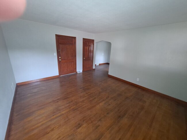 Building Photo - 2025 21st St