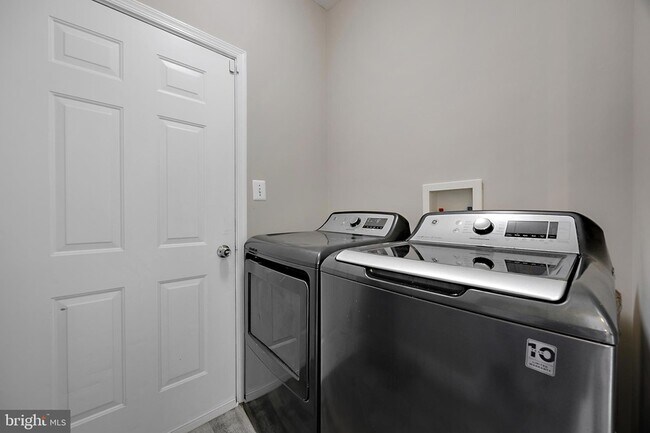 Building Photo - 17304 Summerwood Ln