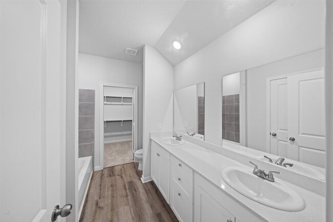 Building Photo - 1434 25th St