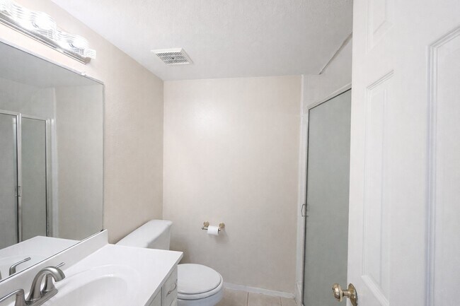 Building Photo - 14555 Wunderlich Dr