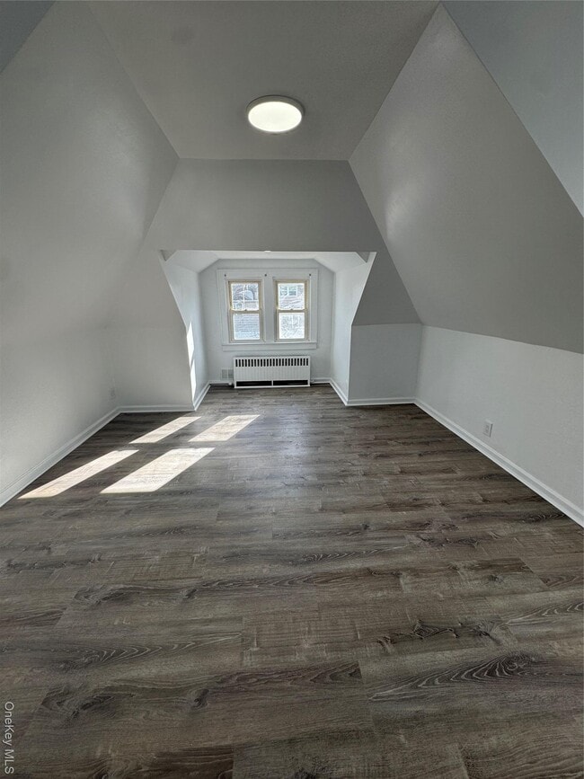 Building Photo - 10 Dorothy Ct