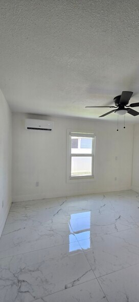 Building Photo - 1711 SW 129th Way