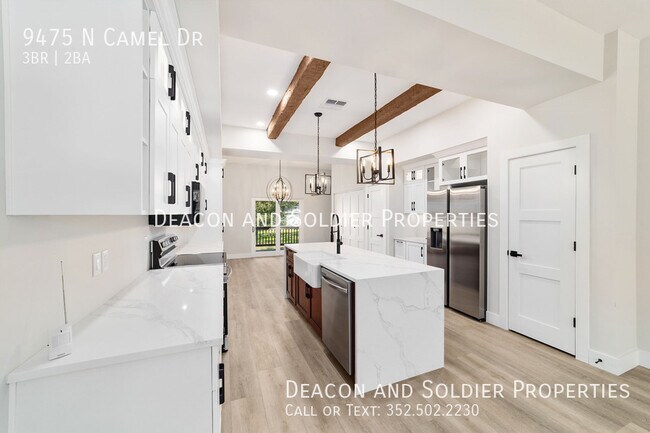 Building Photo - 9475 N Camel Dr