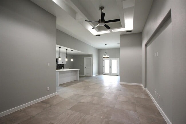 Building Photo - 1011 La Muralla St