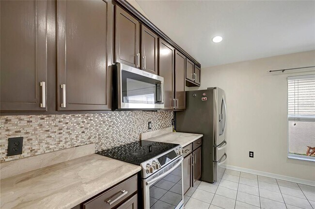 Building Photo - 3929 Washburn Pl