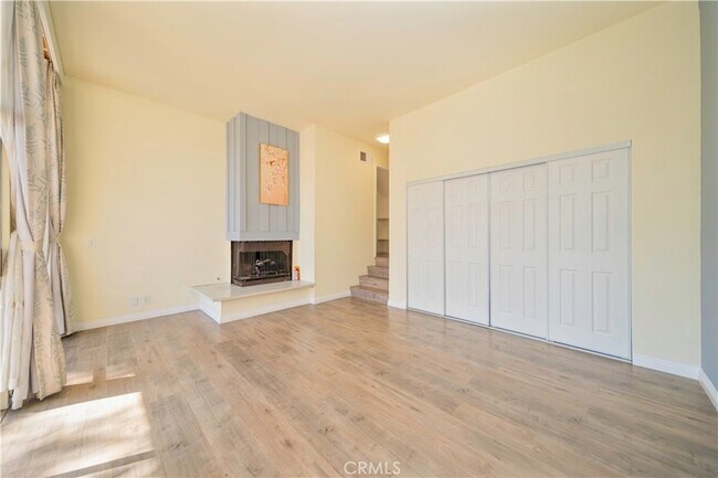 Building Photo - 6336 Marina Pacifica Dr N