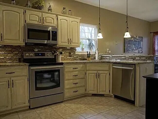 Building Photo - Here is your chance for a fancy 4 bedroom,...