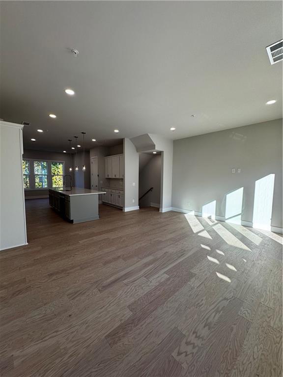 Building Photo - 2617 Camphor Xing