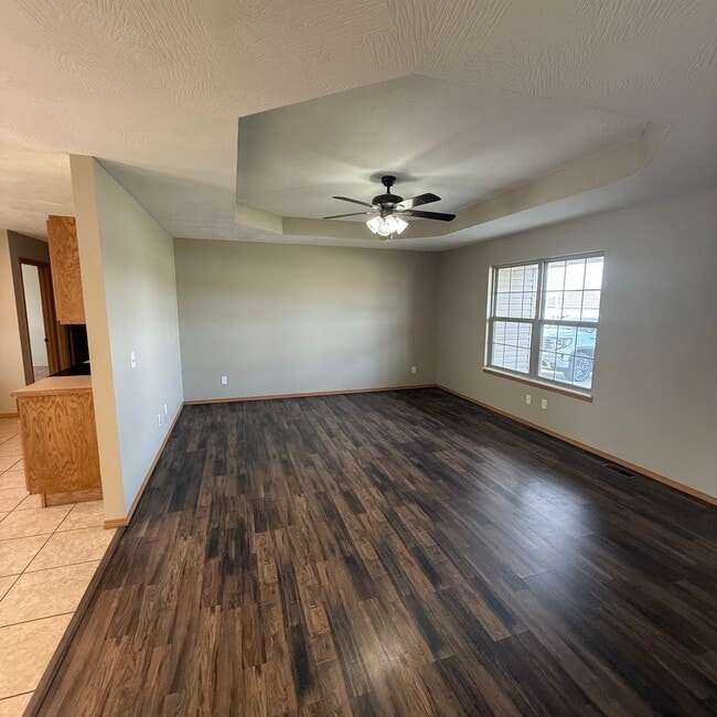 Building Photo - 3 bedroom 2 bathroom  Home in Clever MO