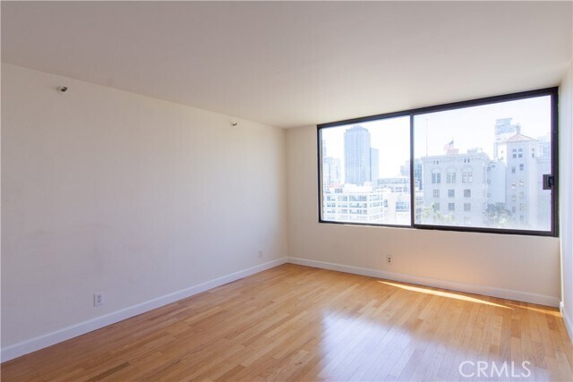 Building Photo - 600 W 9th St