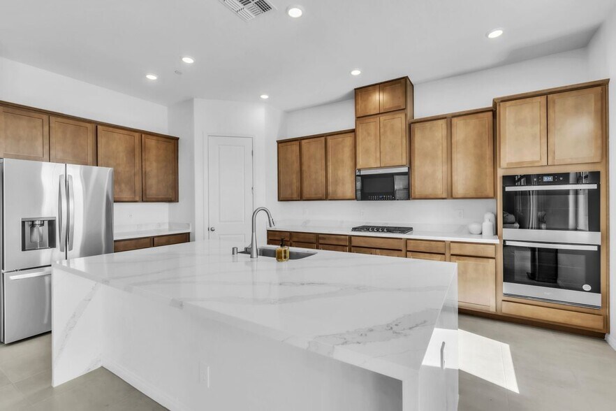 Building Photo - 528 Parkwind Ln