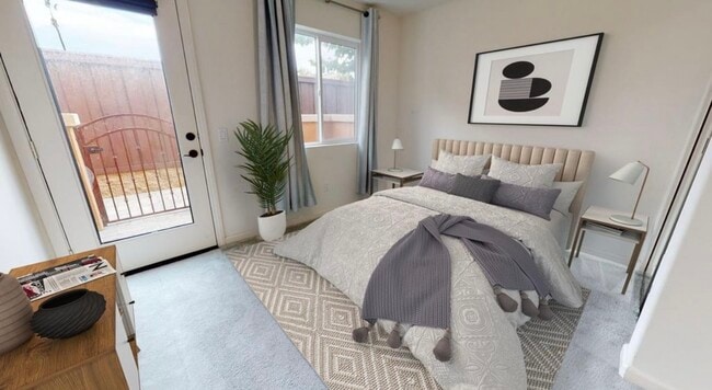 Downstairs Suite - 812 Ada St