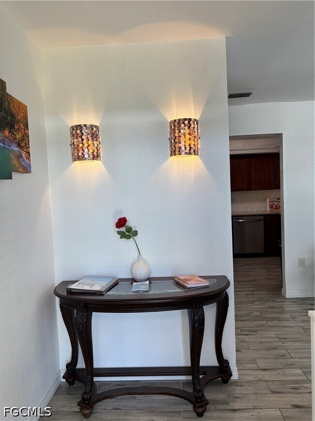 Building Photo - 879 Lake McGregor Dr