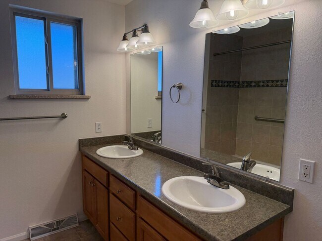 Building Photo - Open and Bright 3BD Home in Desirable Boulder Neighborhood